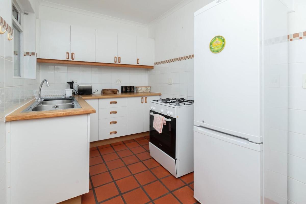 Spacious Family In Constantia With Pool Hébergement de vacances *