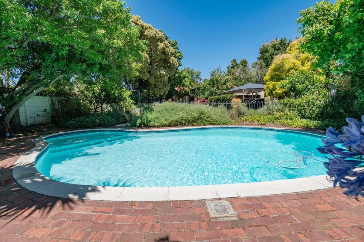 Hébergement de vacances Spacious Family In Constantia With Pool Le Cap