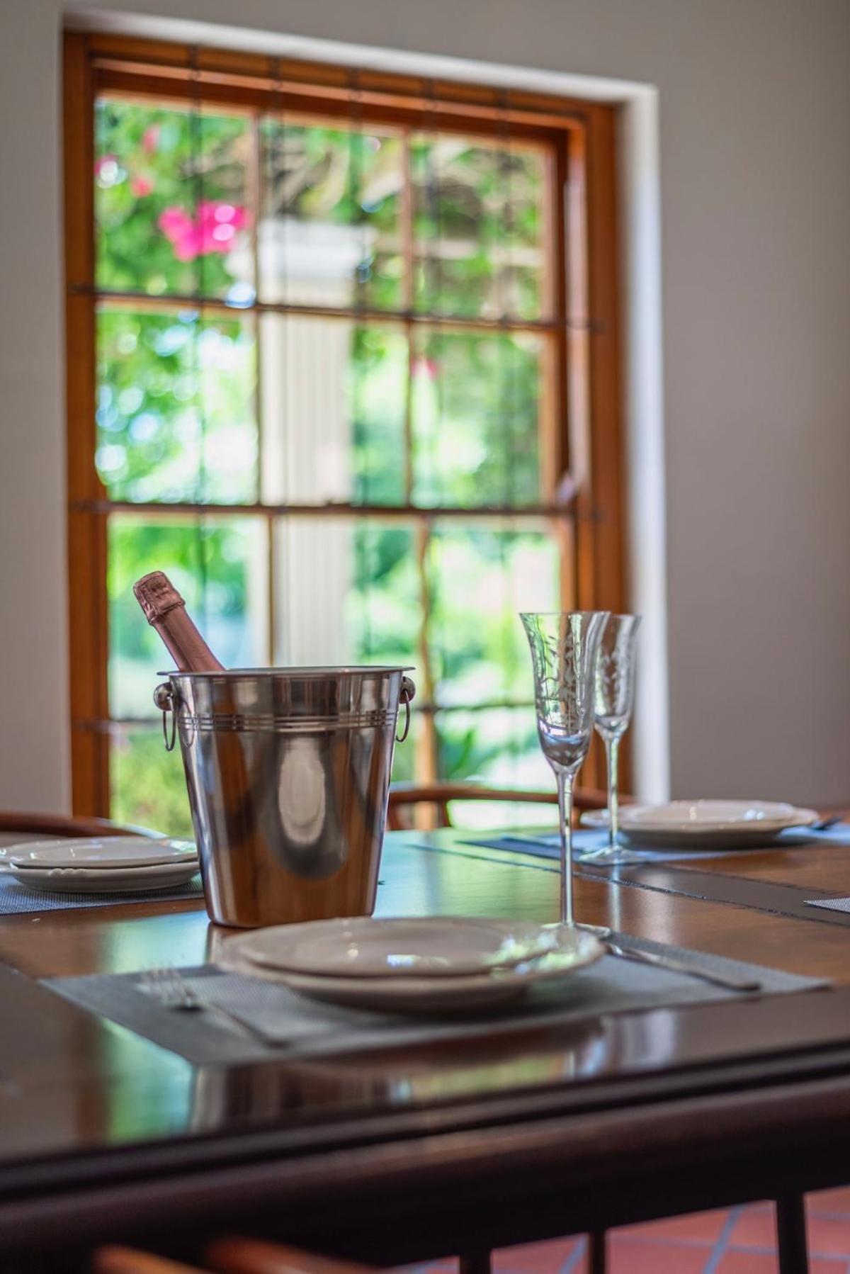 Spacious Family In Constantia With Pool Holiday home Cape Town