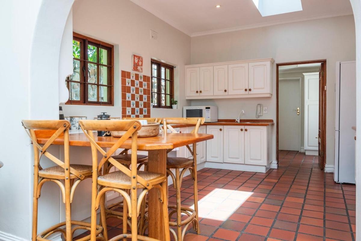 Spacious Family In Constantia With Pool Holiday home *